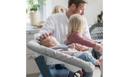 Tripp Trapp Newborn Set avec suspension pour jouet - Lausanne