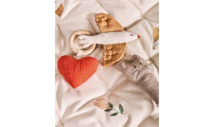 Heart teething and sensory rattle natural organic linen - DEAR APRIL