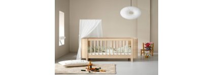 NEW Wooden crib and evolving bed - Oliver Furniture