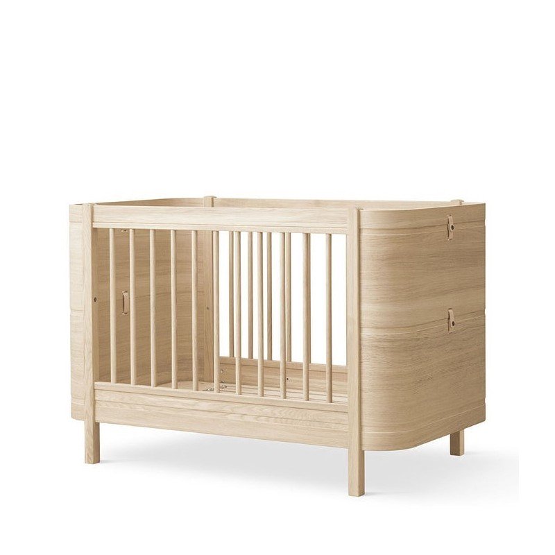 NEW Wooden crib and evolving bed - Oliver Furniture