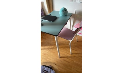 Children's desk and chair - Second-hand