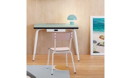 Children's desk and chair - Second-hand