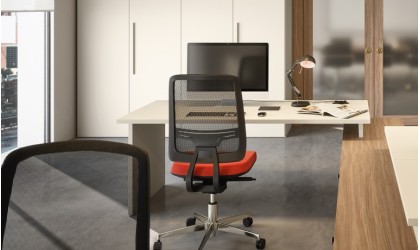 Cinquanta3 Chair – Comfort, Style, and Ergonomics for the Office