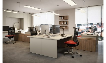 Chaise Cinquanta3 – Confort, style et ergonomie pour bureau