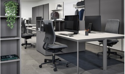 Cinquanta3 Chair – Comfort, Style, and Ergonomics for the Office