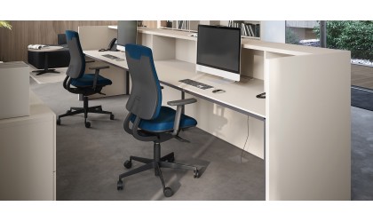 Chaise Cinquanta3 – Confort, style et ergonomie pour bureau