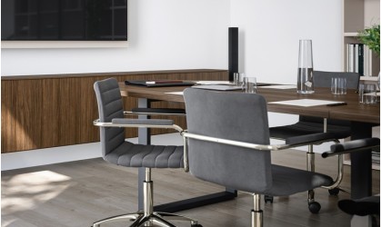 Chaise Cinquanta3 – Confort, style et ergonomie pour bureau