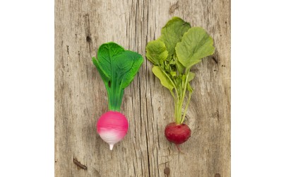 Natural rubber teething baby toy RADISH| Petit Toi - Lausanne