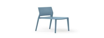 Chaise colorée simple pour enfant. Nidi Design.