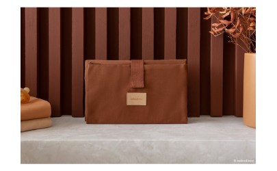 waterproof-changing-pad-baby-clay-brown-nobodinoz-petit-toi-lausanne