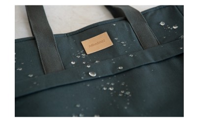 waterproof-changing-bag-baby-carbon-blue-nobodinoz-petit-toi-lausanne