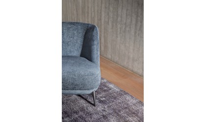 Armchair-velvet-Novamobili- wide range of fabrics